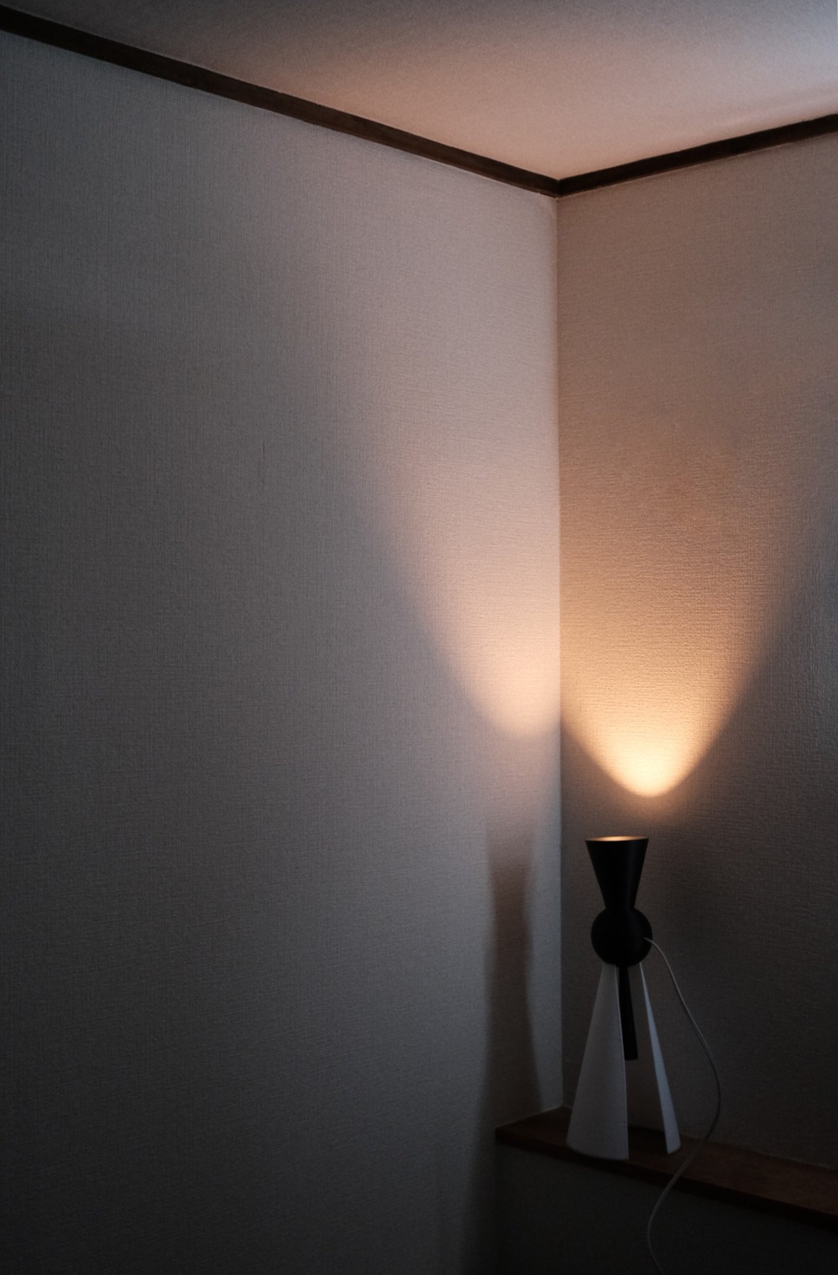 Cone Lamp med indirekte lys
